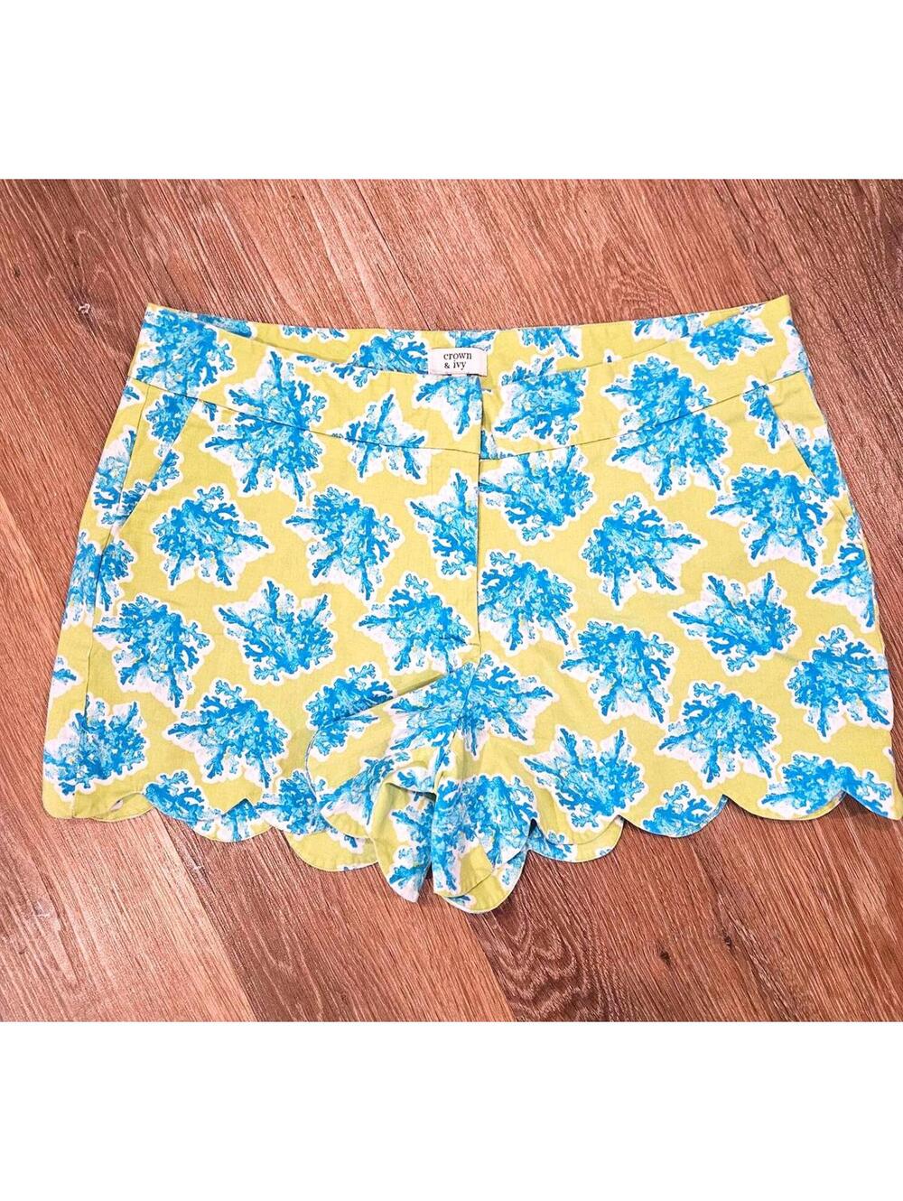Crown & Ivy Scalloped Floral Shorts - Size 12 188
